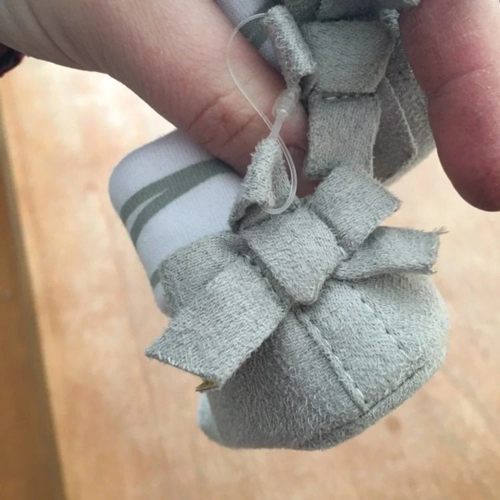 Carter's Ballet Flat Crib Shoes Baby Girl Size 1 Gray  New Bow Sock Detail